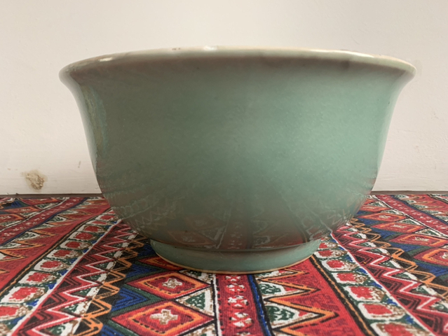 古玩陶瓷豆青釉撇口碗拍賣，當(dāng)前價(jià)格14800元