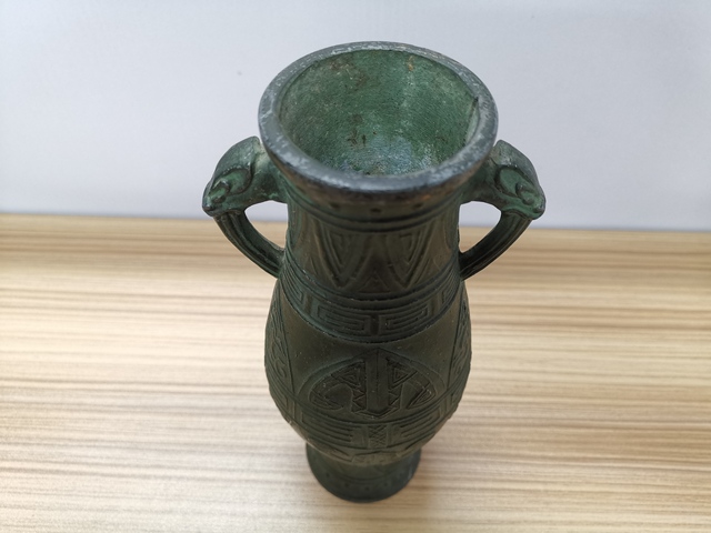 古玩陶瓷獸耳瓶拍賣，當前價格1元