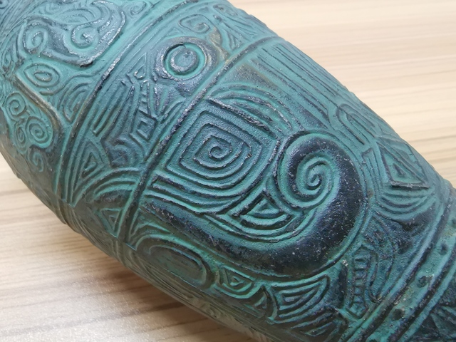 古玩陶瓷日本金屬獸耳瓶拍賣，當前價格1元