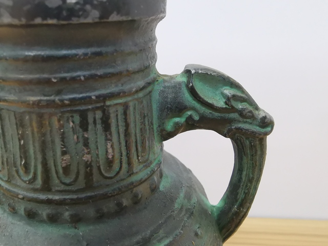 古玩陶瓷日本金屬獸耳瓶拍賣，當前價格1元