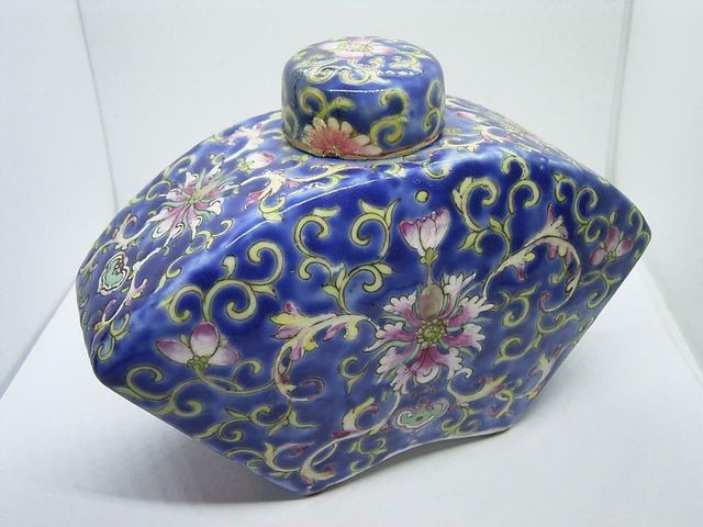 古玩陶瓷粉彩纏枝花卉紋茶葉罐拍賣，當前價格8500元