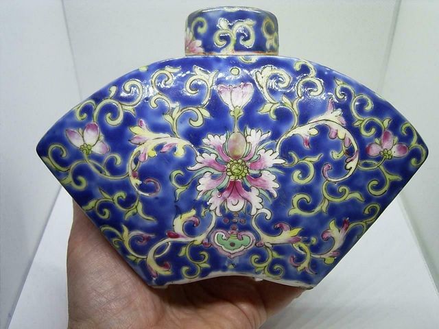 古玩陶瓷粉彩纏枝花卉紋茶葉罐拍賣，當前價格8500元