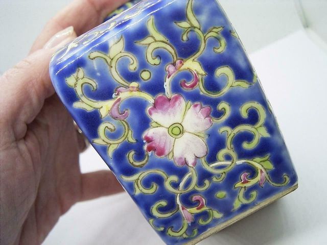 古玩陶瓷粉彩纏枝花卉紋茶葉罐拍賣，當前價格8500元