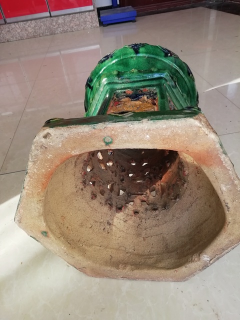 古玩陶瓷素三彩鏤空福壽紋繡墩拍賣，當前價格8000元