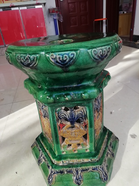 古玩陶瓷素三彩鏤空福壽紋繡墩拍賣，當前價格8000元