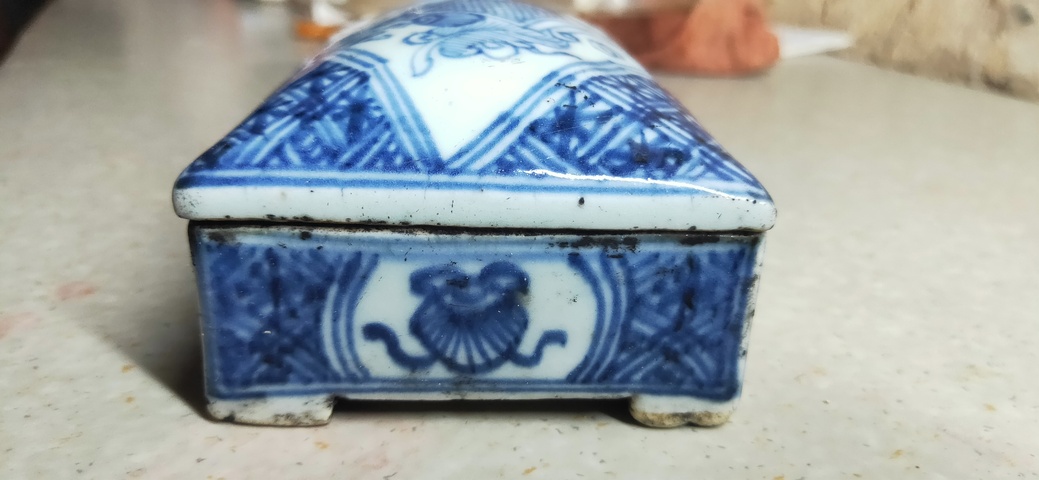 古玩陶瓷青花蓋盒拍賣，當(dāng)前價(jià)格7800元