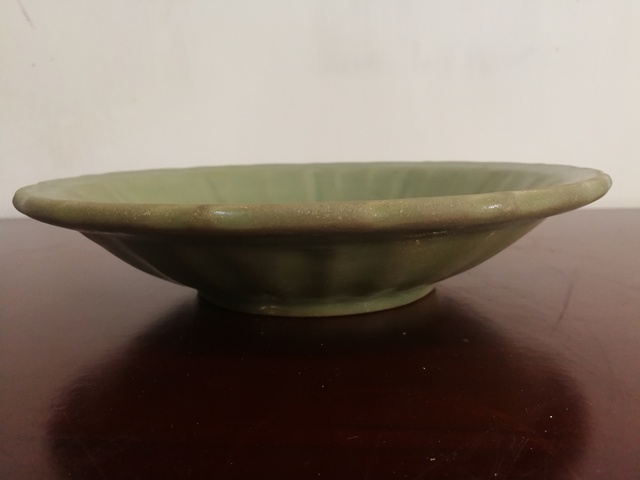 古玩陶瓷龍泉窯盤拍賣，當前價格9900元