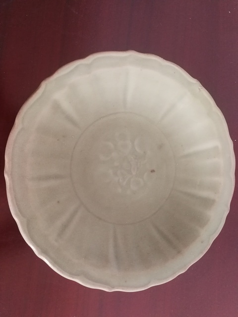 古玩陶瓷龍泉窯盤拍賣，當前價格9900元