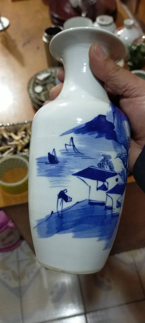 古玩陶瓷青花瓶拍賣，當(dāng)前價(jià)格8500元