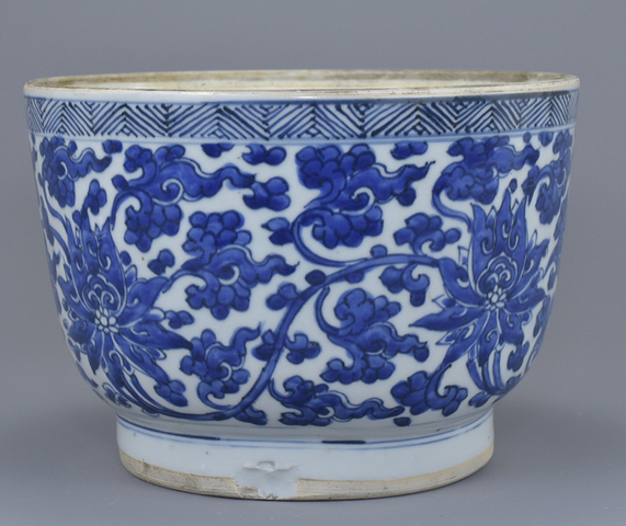 古玩陶瓷青花纏枝蓮蓋罐拍賣，當前價格9900元