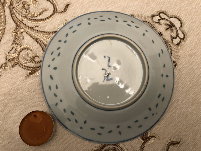 古玩陶瓷玲瓏瓷盤(pán)拍賣(mài)，當(dāng)前價(jià)格5000元