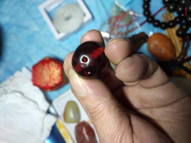 古玩玉器琥珀珠子拍賣，當前價格7000元