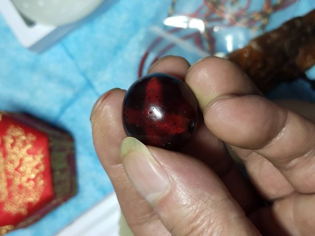古玩玉器琥珀珠子拍賣，當前價格7000元