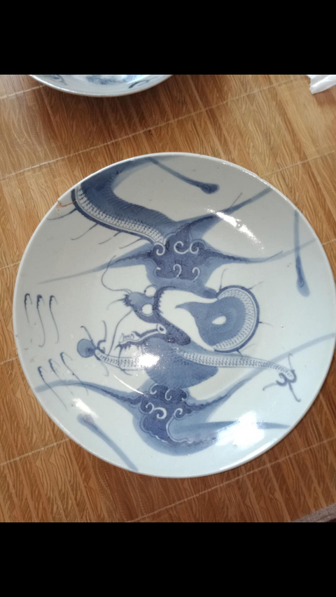 古玩陶瓷過墻龍紋青花盤拍賣，當前價格2000元