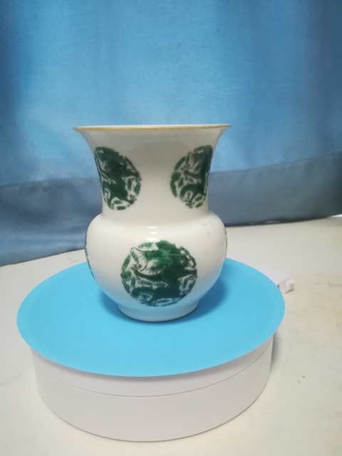 古玩陶瓷綠彩龍紋渣斗拍賣，當(dāng)前價(jià)格11800元