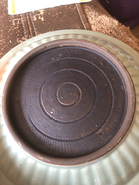 古玩陶瓷豆青釉蓮瓣紋大盤拍賣，當前價格5000元