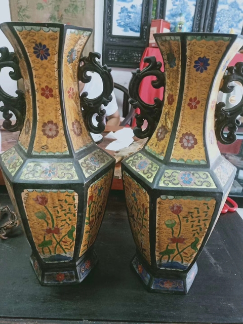 古玩雜項近代制作銅胎琺瑯彩對瓶真品鑒賞圖