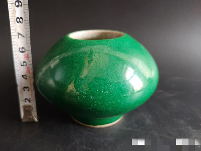 古玩陶瓷綠哥釉雞心罐真品鑒賞圖