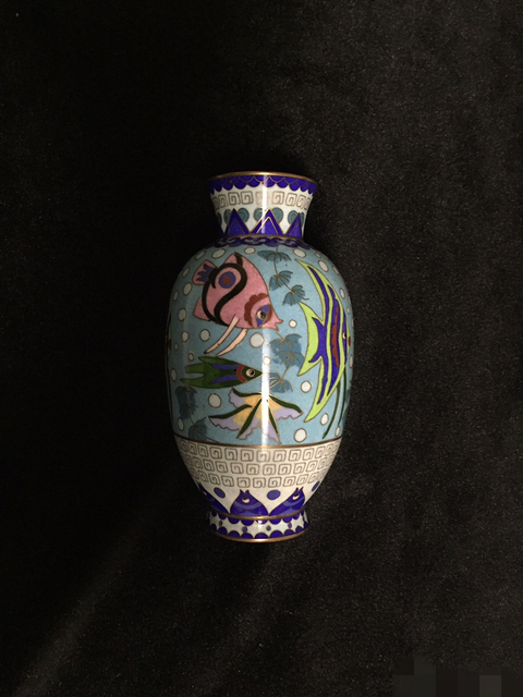 古玩陶瓷景泰藍(lán)瓶拍賣，當(dāng)前價(jià)格8000元