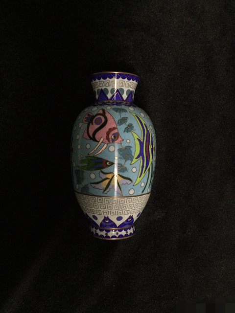 古玩陶瓷景泰藍(lán)瓶拍賣，當(dāng)前價(jià)格8000元