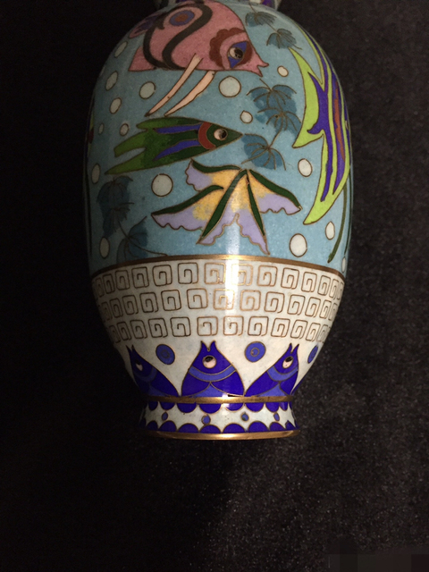 古玩陶瓷景泰藍(lán)瓶拍賣，當(dāng)前價(jià)格8000元