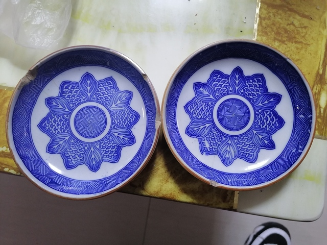 古玩陶瓷青花盤真品鑒賞圖