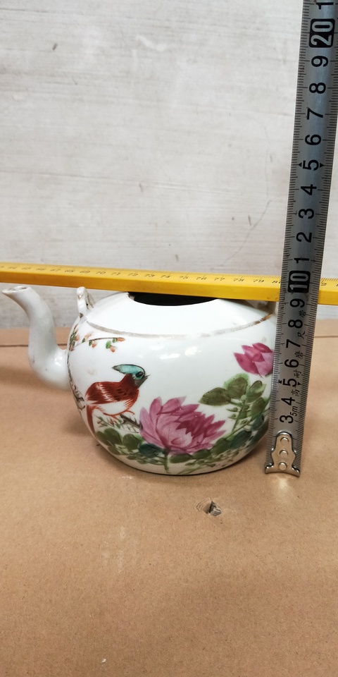 古玩陶瓷(已實物保真）晚清淺絳彩瓜棱提梁壺拍賣，當前價格288元