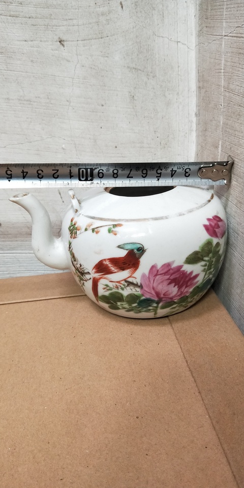 古玩陶瓷(已實物保真）晚清淺絳彩瓜棱提梁壺拍賣，當前價格288元