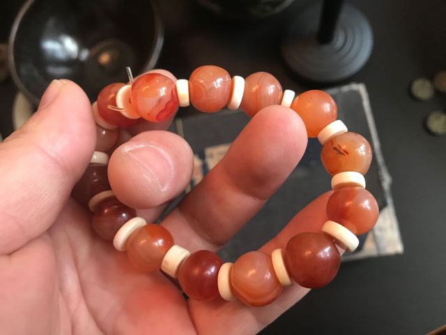 古玩玉器瑪瑙手鏈拍賣，當前價格3660元