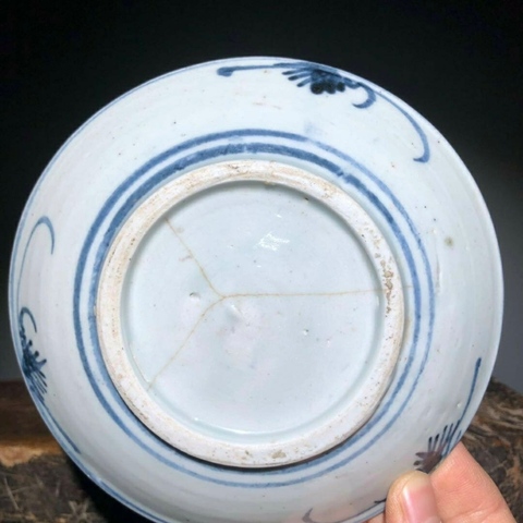 古玩陶瓷青花魚(yú)盤(pán)拍賣(mài)，當(dāng)前價(jià)格2200元