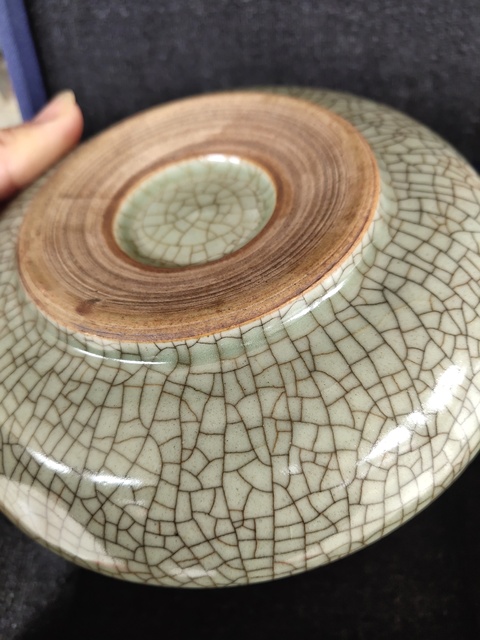 古玩陶瓷哥釉碗真品鑒賞圖