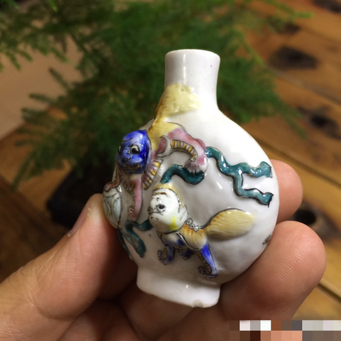 古玩陶瓷鼻煙壺真品鑒賞圖