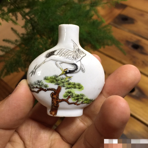 古玩陶瓷鼻煙壺真品鑒賞圖