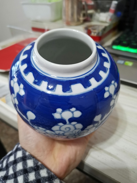 古玩陶瓷青花留白冰梅紋罐真品鑒賞圖