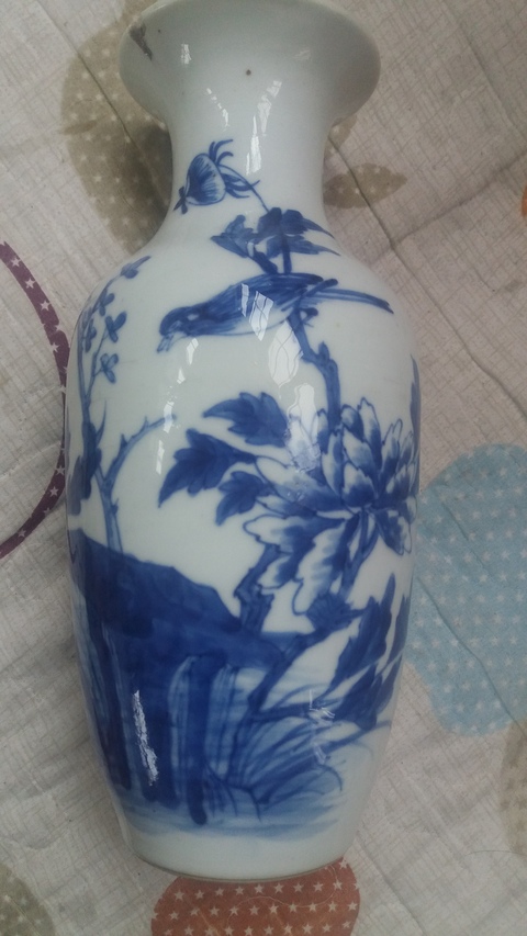 古玩陶瓷青花瓶真品鑒賞圖