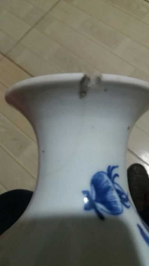 古玩陶瓷青花瓶真品鑒賞圖