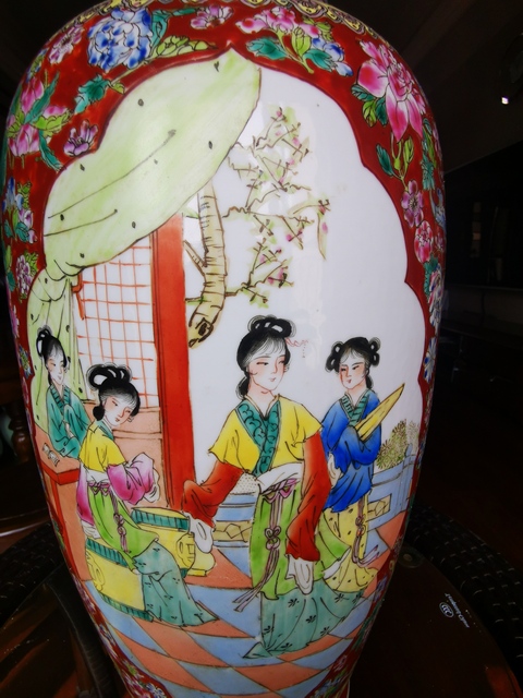 古玩陶瓷青花瓶拍賣，當(dāng)前價格10000元