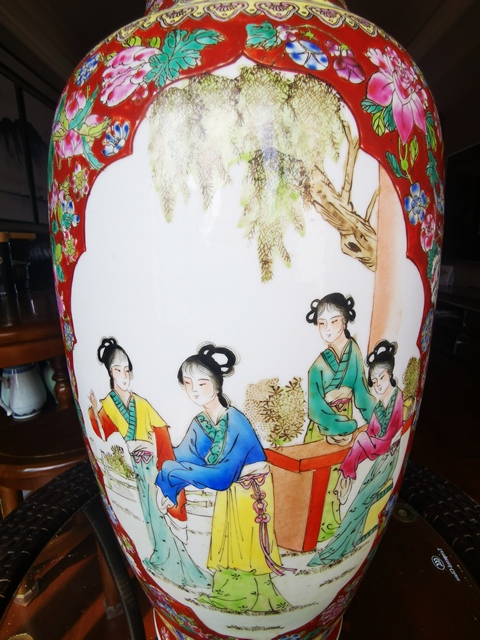 古玩陶瓷青花瓶拍賣，當(dāng)前價格10000元