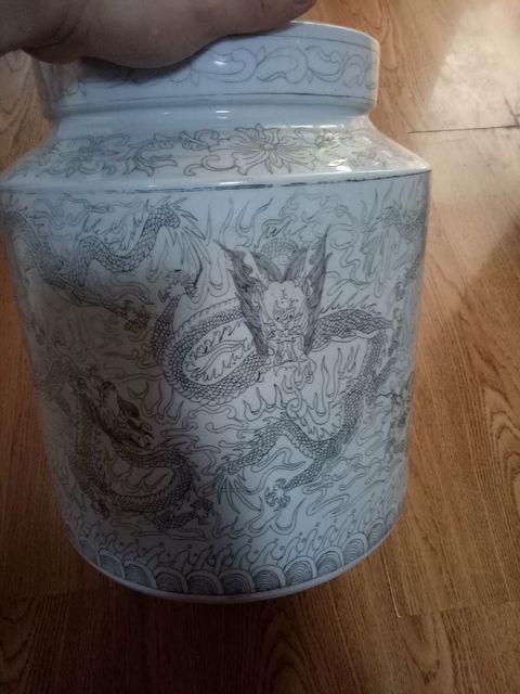 古玩陶瓷刻瓷龍紋罐拍賣，當(dāng)前價(jià)格3800元