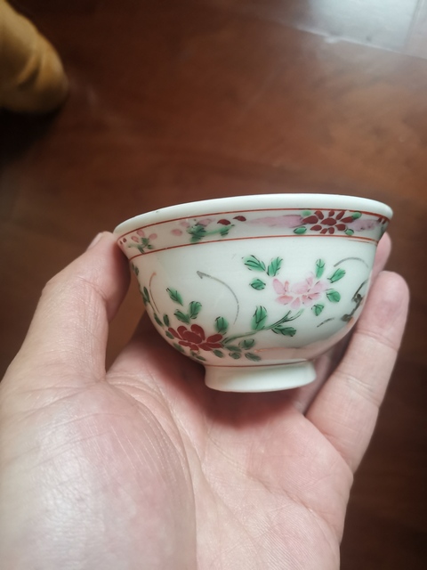 古玩陶瓷粉彩花卉紋杯真品鑒賞圖