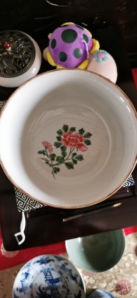 古玩陶瓷軋道粉彩碗拍賣，當前價格9500元