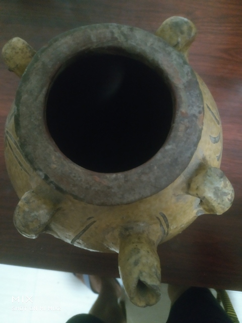 古玩陶瓷黃釉劃花四系壺拍賣，當前價格5500元