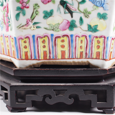 古玩陶瓷同治粉彩花鳥草蟲紋六方盆拍賣，當前價格14800元