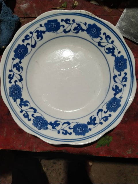 古玩陶瓷青花盤拍賣，當(dāng)前價(jià)格10000元