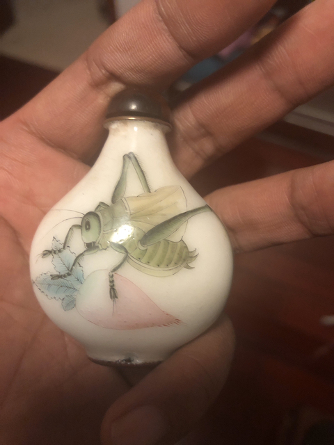 古玩陶瓷銅胎畫(huà)琺瑯昆蟲(chóng)紋鼻煙壺拍賣，當(dāng)前價(jià)格13800元