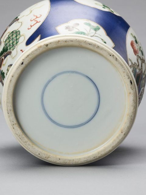 古玩陶瓷藍釉開光五彩太師少師博古插花紋將軍罐拍賣，當前價格12800元