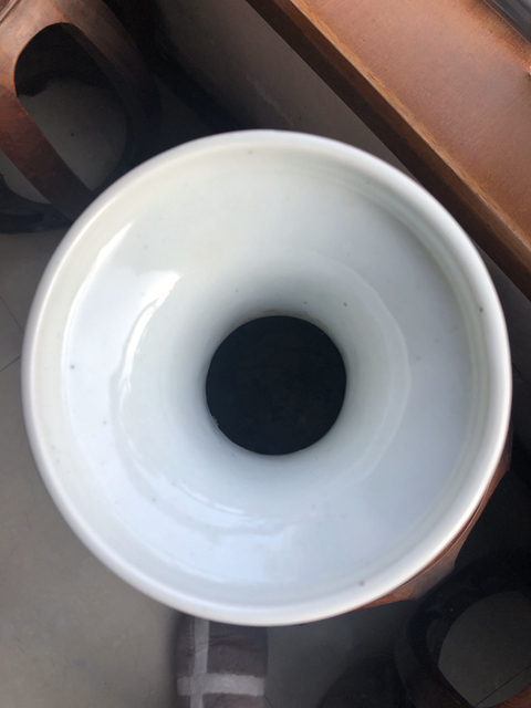 古玩陶瓷白釉獅耳盤(pán)口瓶拍賣(mài)，當(dāng)前價(jià)格8000元