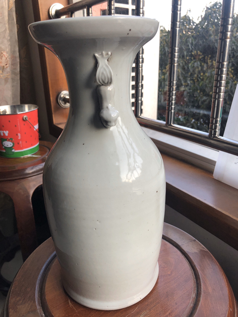 古玩陶瓷白釉獅耳盤(pán)口瓶拍賣(mài)，當(dāng)前價(jià)格8000元