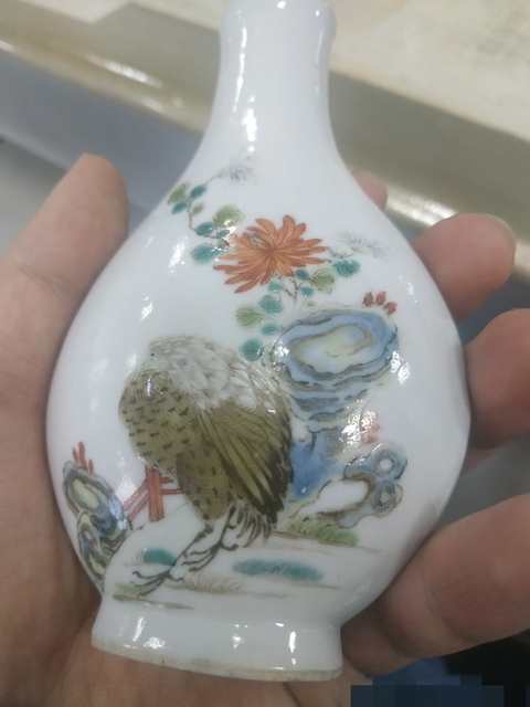 古玩陶瓷粉彩瓶拍賣，當(dāng)前價(jià)格6000元