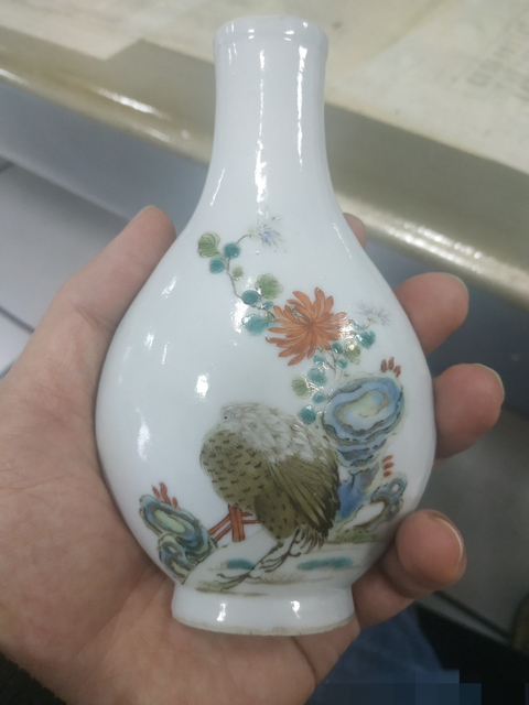 古玩陶瓷粉彩瓶拍賣，當(dāng)前價(jià)格6000元